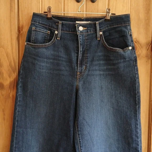 Levis High Rise Wide Leg Crop Denim Jeans - 29 - Picture 2 of 6